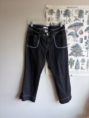 Network Apparel Capris with blue trim size 29
